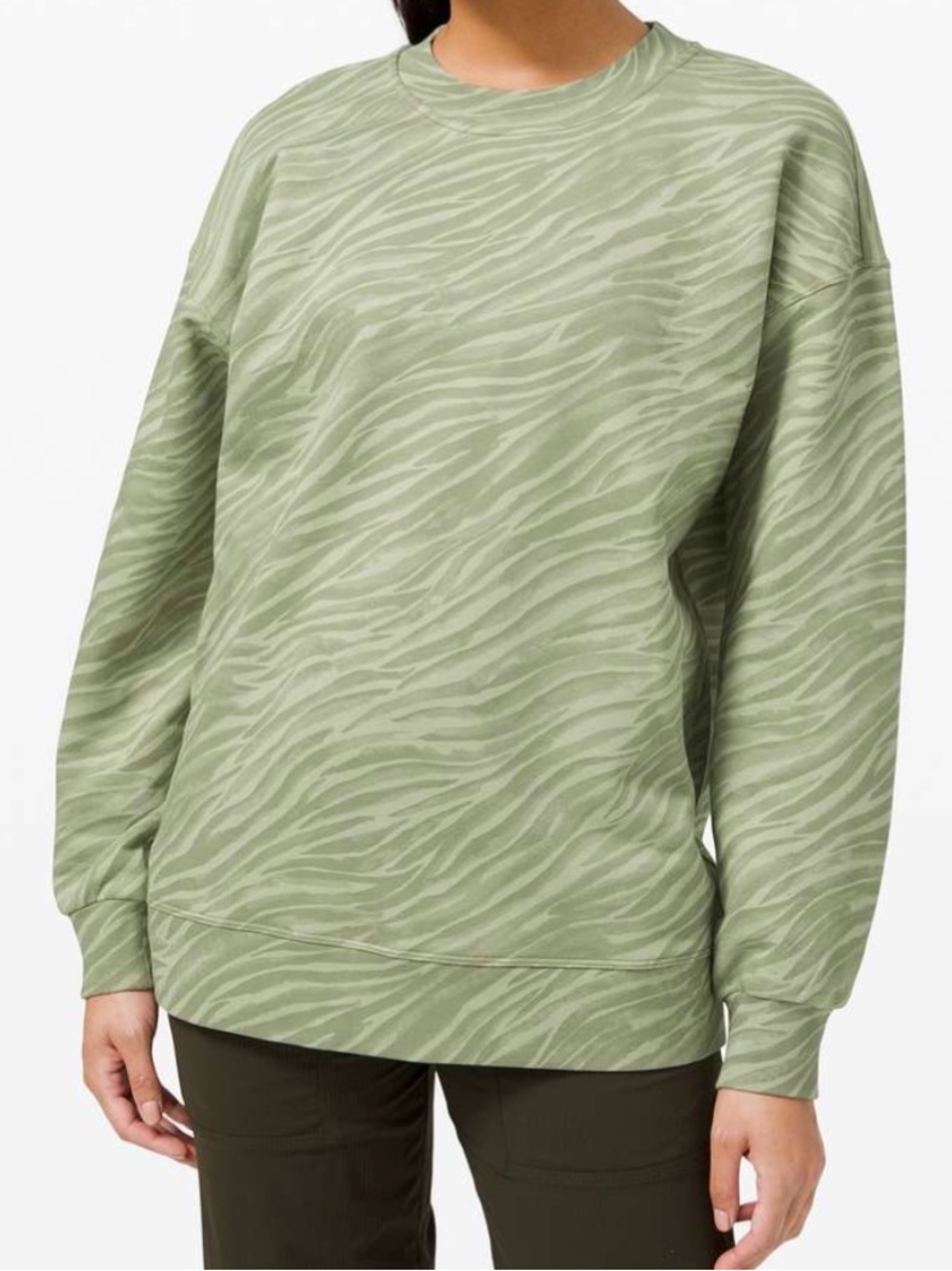 Lululemon Perfectly Oversized Crew
Le Tigre Camo WP Green Fern Multi